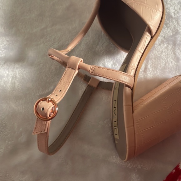 Deltan Pink Chucky Heels - Picture 8 of 8